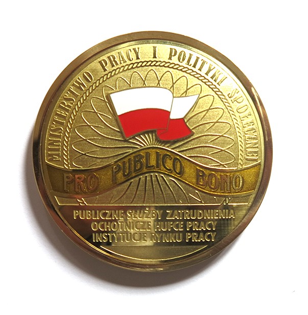 Na zdjęciu medal Pro Publico Bono otrzymany w roku 2014 i 2015